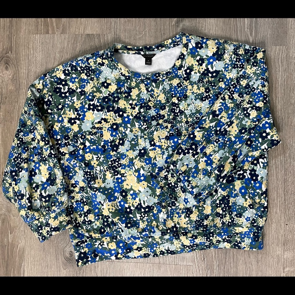 Ann Taylor puffy sleeves sweater